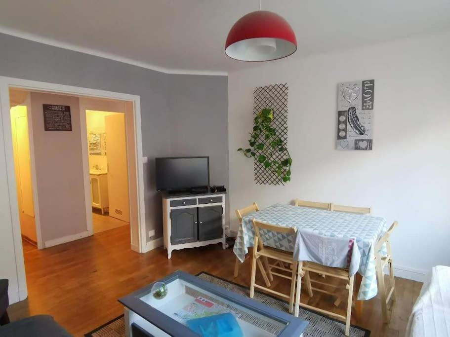 Appartement Spacieux Et Agreable Сен-Брук Екстериор снимка